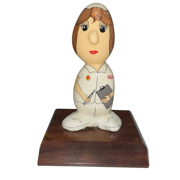 Vintage Ceramic/Resin Nurse Figurine with Wood Base 5.7" tall, Signed & Dated - Picture 7 of 11